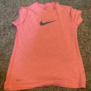 pink and navy blue T-shirt
